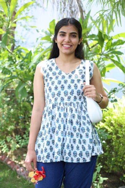 White Sleeveless Short Kurti