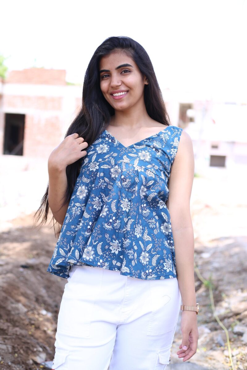 Yoke Pattern Short Kurti - Image 2