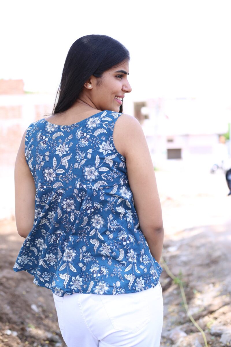 Yoke Pattern Short Kurti - Image 3