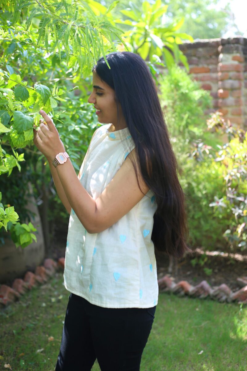 A-line Sleeveless Kurti with Lining - Image 3